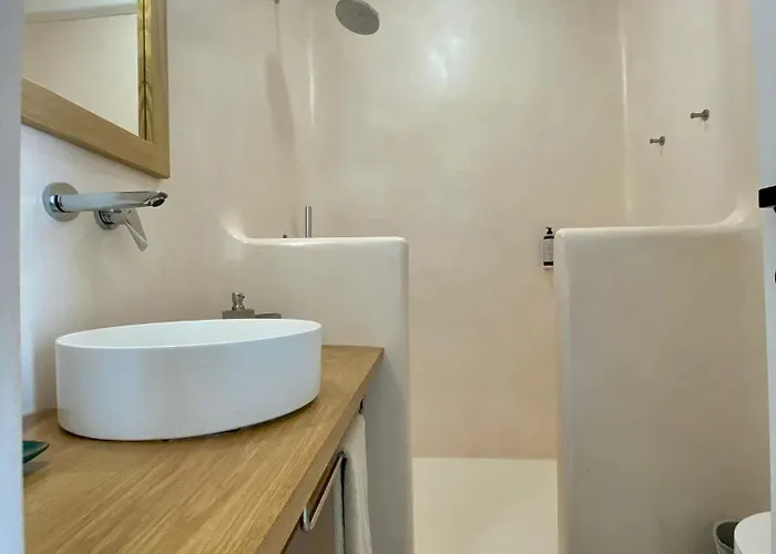 Rhea Elia * Ftelia (Mykonos)